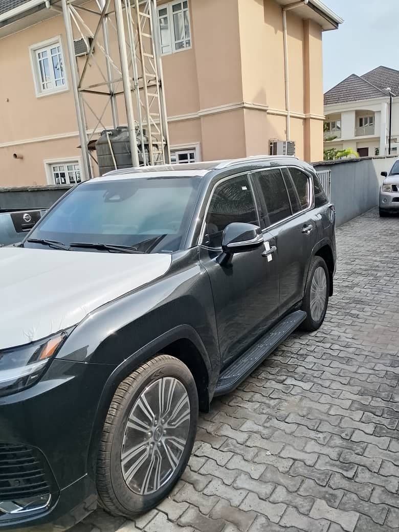 2025 Lexus LX 600